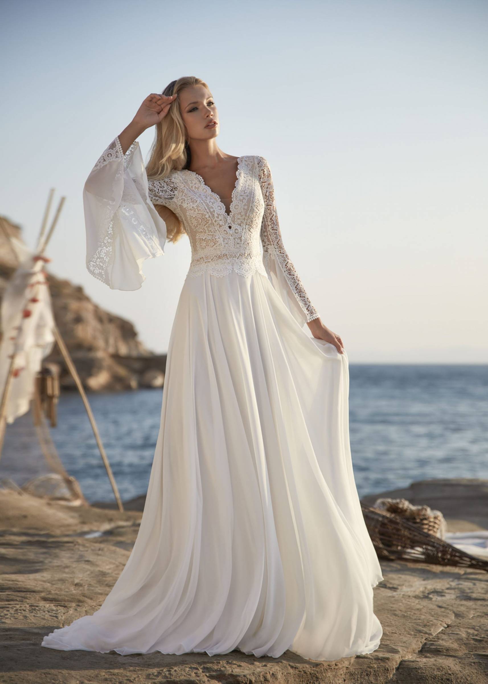 robe de mariage dos nu et manches longues