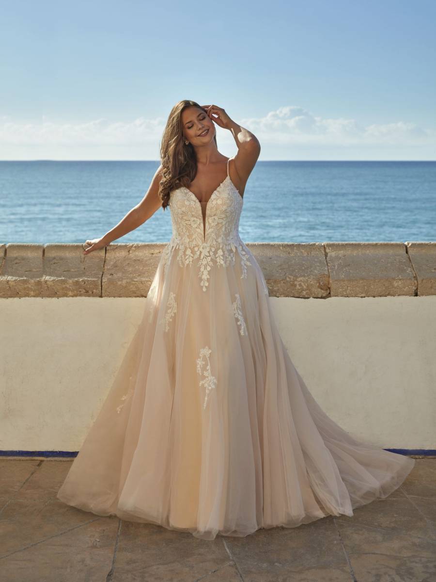 Robe de mariée bohème grande taille à Aix-en-Provence