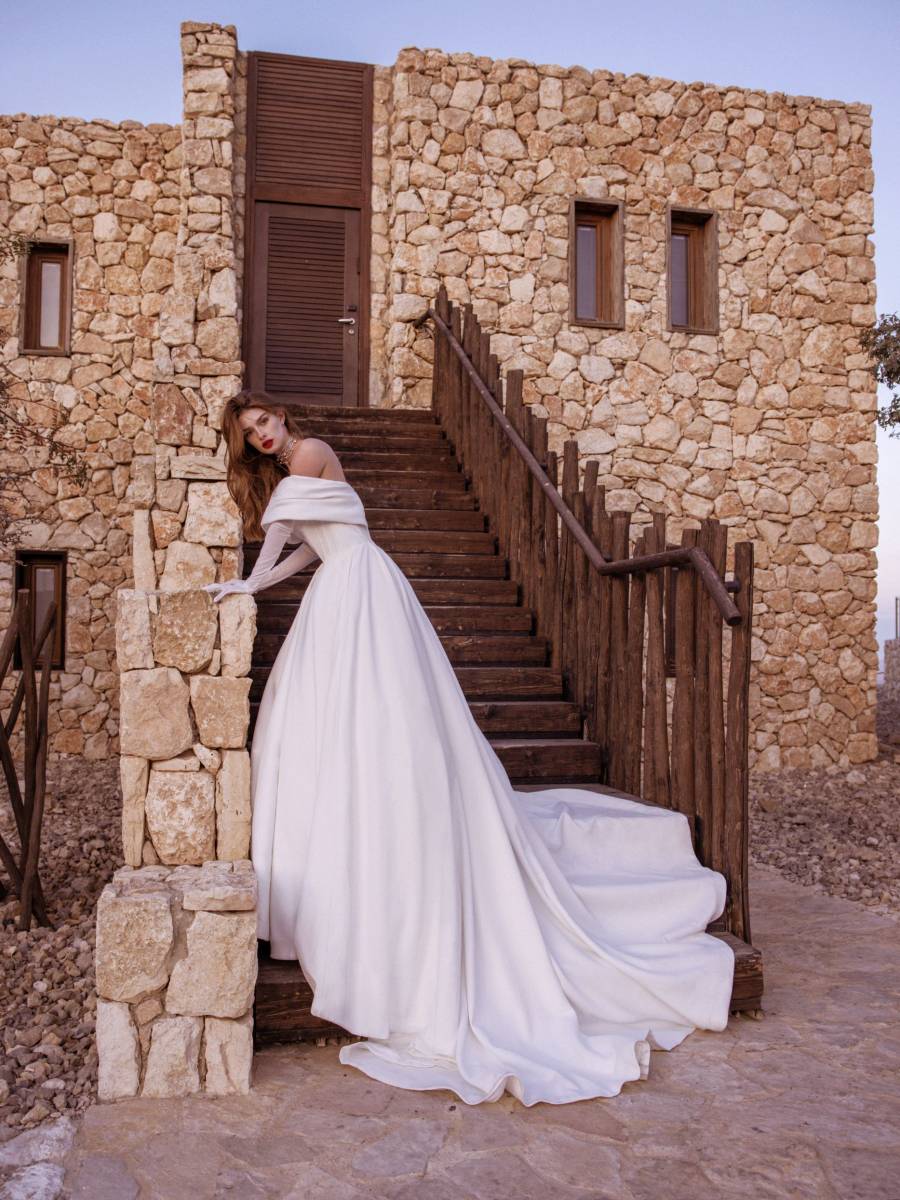 Robe de mariée princesse en soie robe de créateur Dylan parienty à MARSEILLE