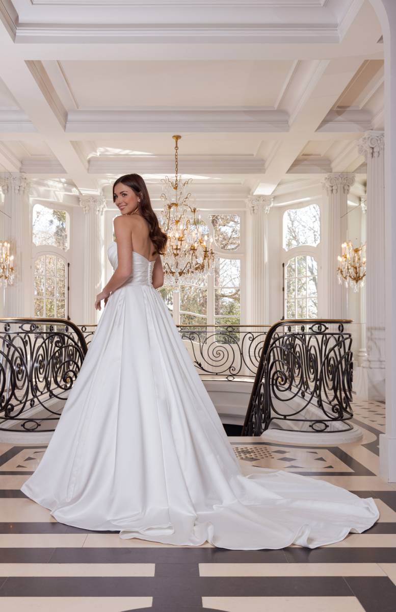 Robe de mariée bustier en satin Plan de campagne