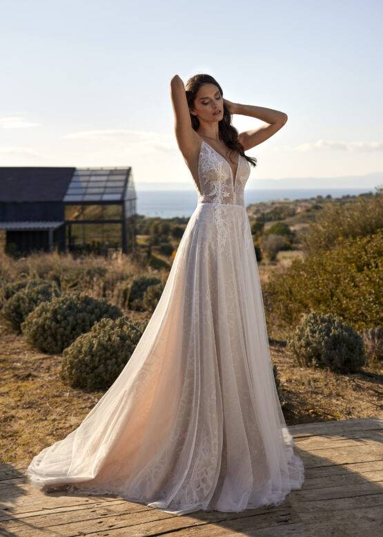 Robe de mariée GABY romantique fluide et tulle étincelante avec longue traîne à AIX-EN-PROVENCE