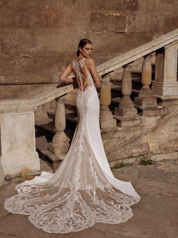 Robe de mariée sirène en dentelle avec traîne spectaculaire Marseille