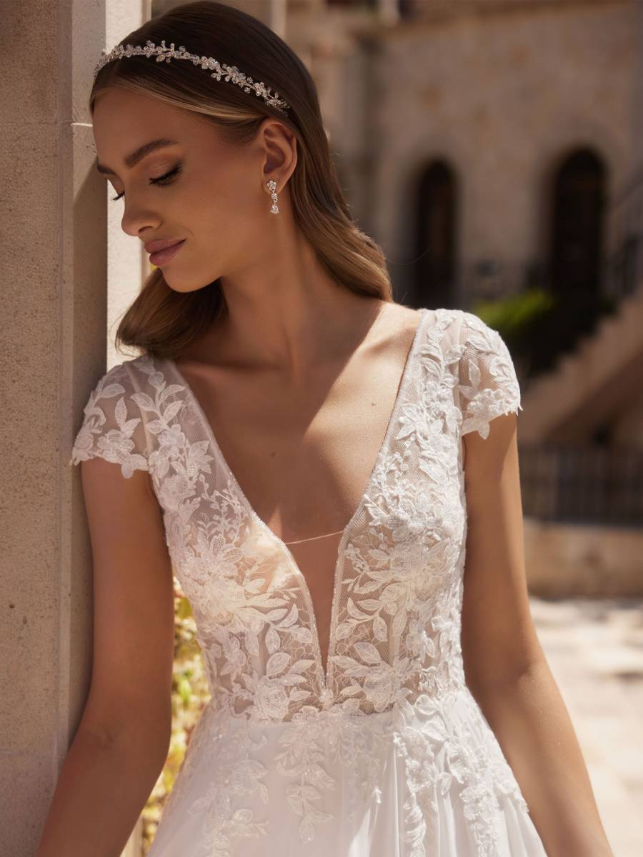 Robe de mariée fluide avec dos nu à Marseille